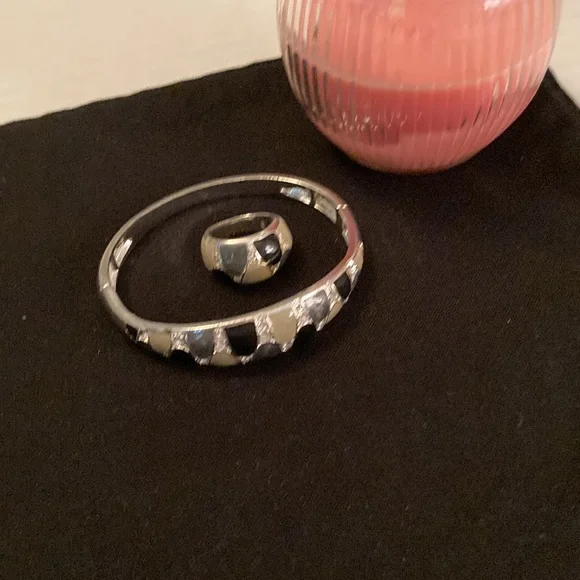 Black stone bracelets Galore and ring - Picture 2 of 8